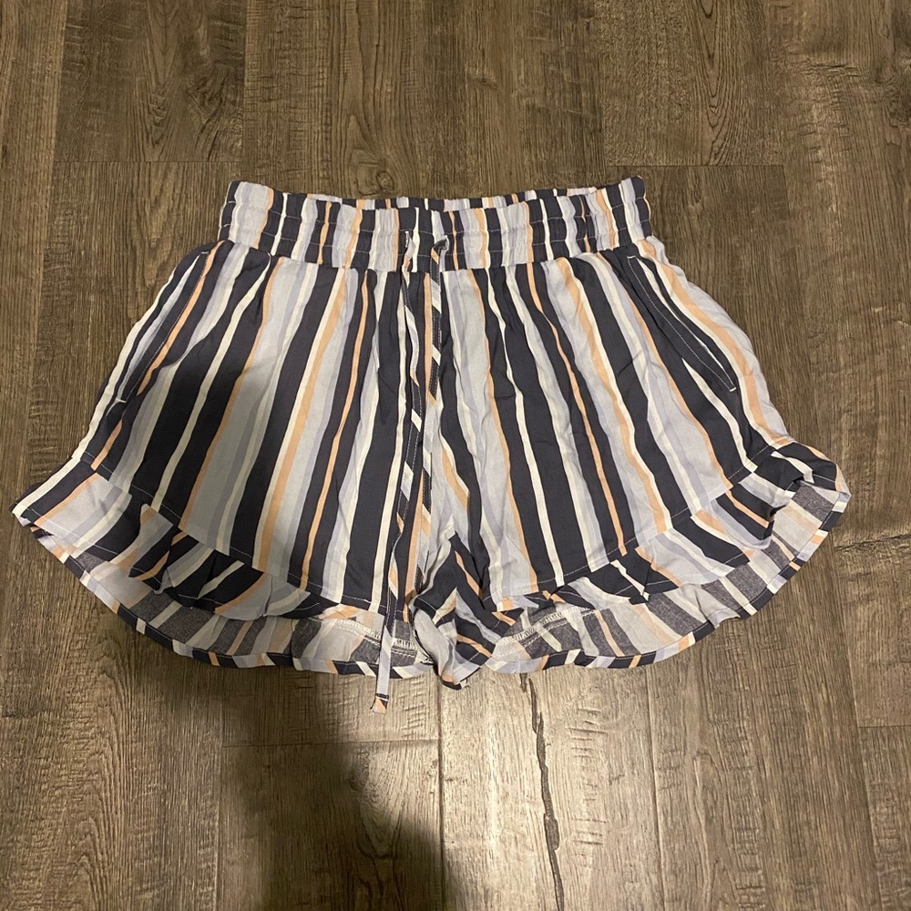 Hollister Ultra High-Rise Shorts - Picture 2 of 7